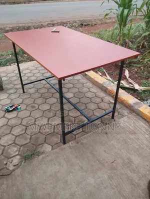 Durable Metallic Stand Table