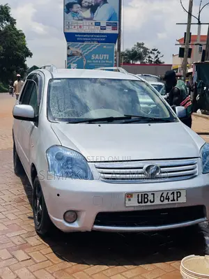 Toyota Raum 1.5 AWD 2011 Silver
