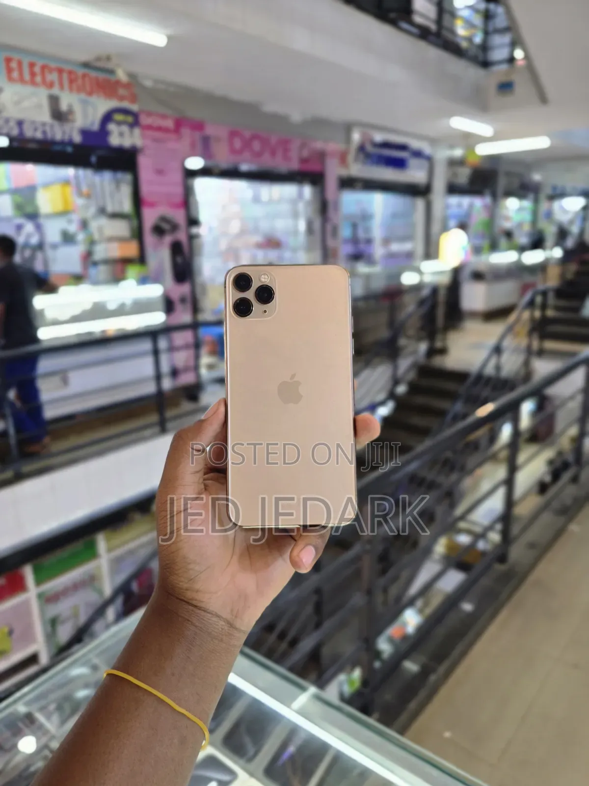 Apple iPhone 11 Pro Max 64 GB Gold