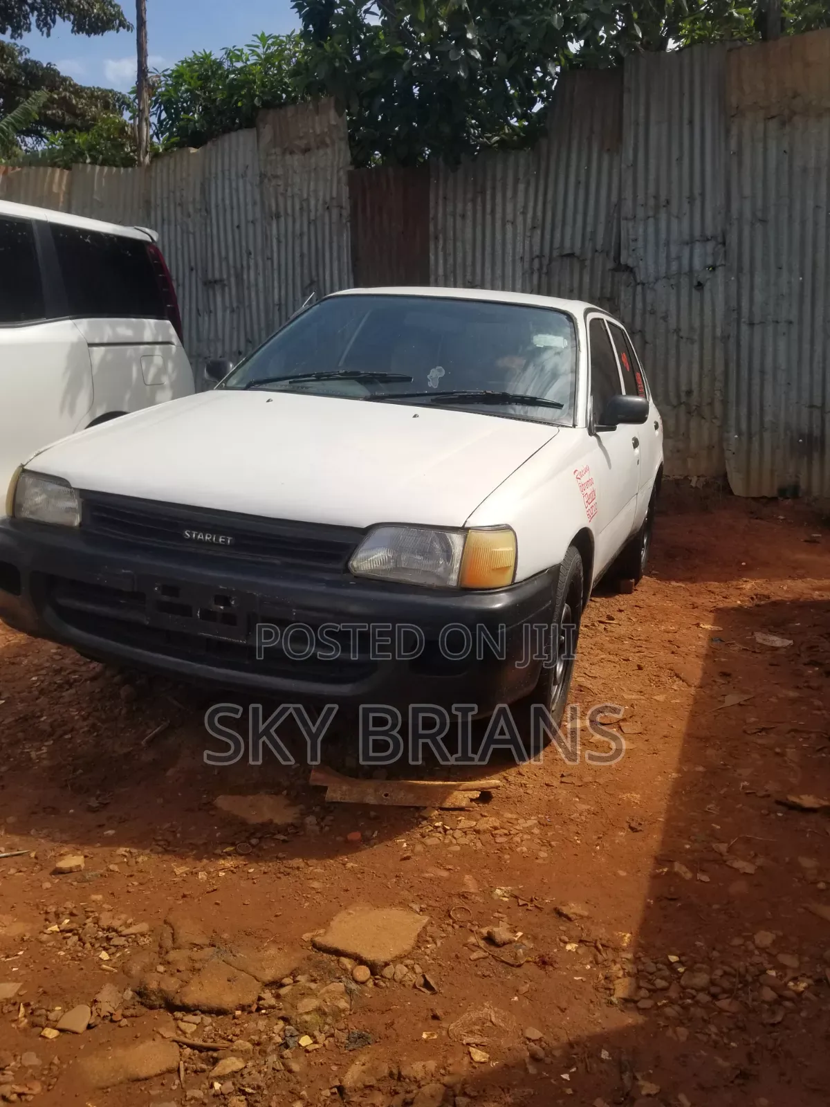 Toyota Starlet 1999 White