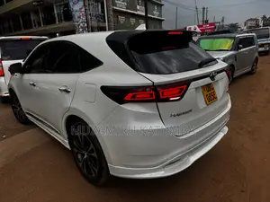 Toyota Harrier 2.0 4WD 2016 White