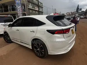 Toyota Harrier 2.0 4WD 2016 White