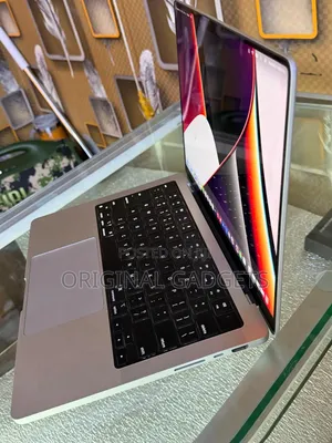 Laptop Apple MacBook Pro 2024 M4 Pro 24GB Apple M4 Pro SSD 512GB