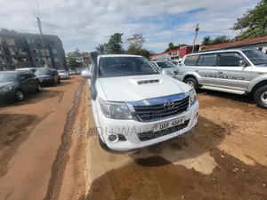 Toyota Hilux 2008 White