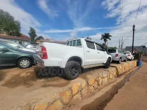 Toyota Hilux 2008 White