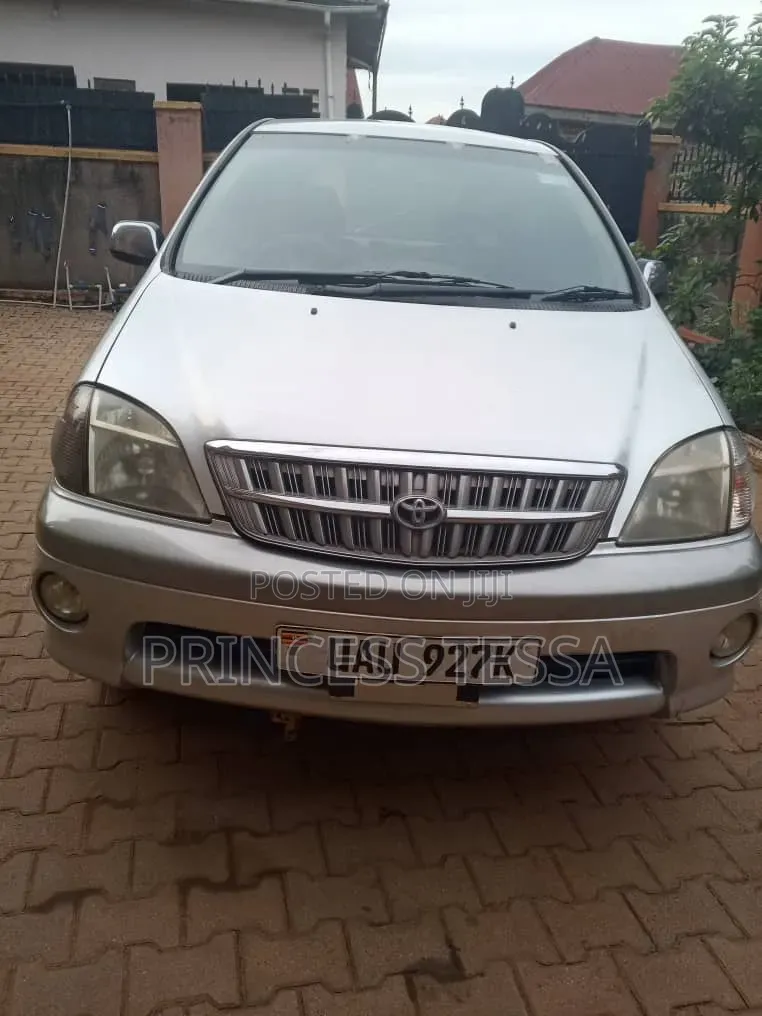 Toyota Nadia 2.0 135hp AWD 1999 Silver