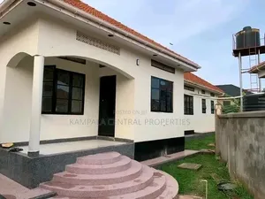 5bdrm Bungalow in Naalya, Central Division for rent