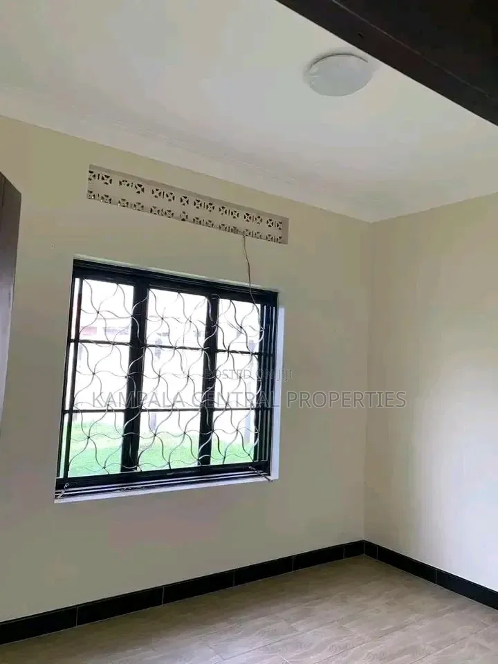5bdrm Bungalow in Naalya, Central Division for rent