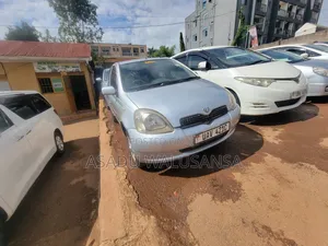 Toyota Vitz 1999 Silver