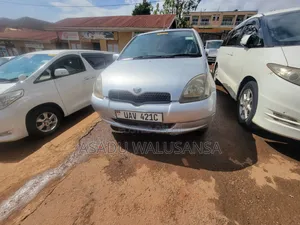Toyota Vitz 1999 Silver