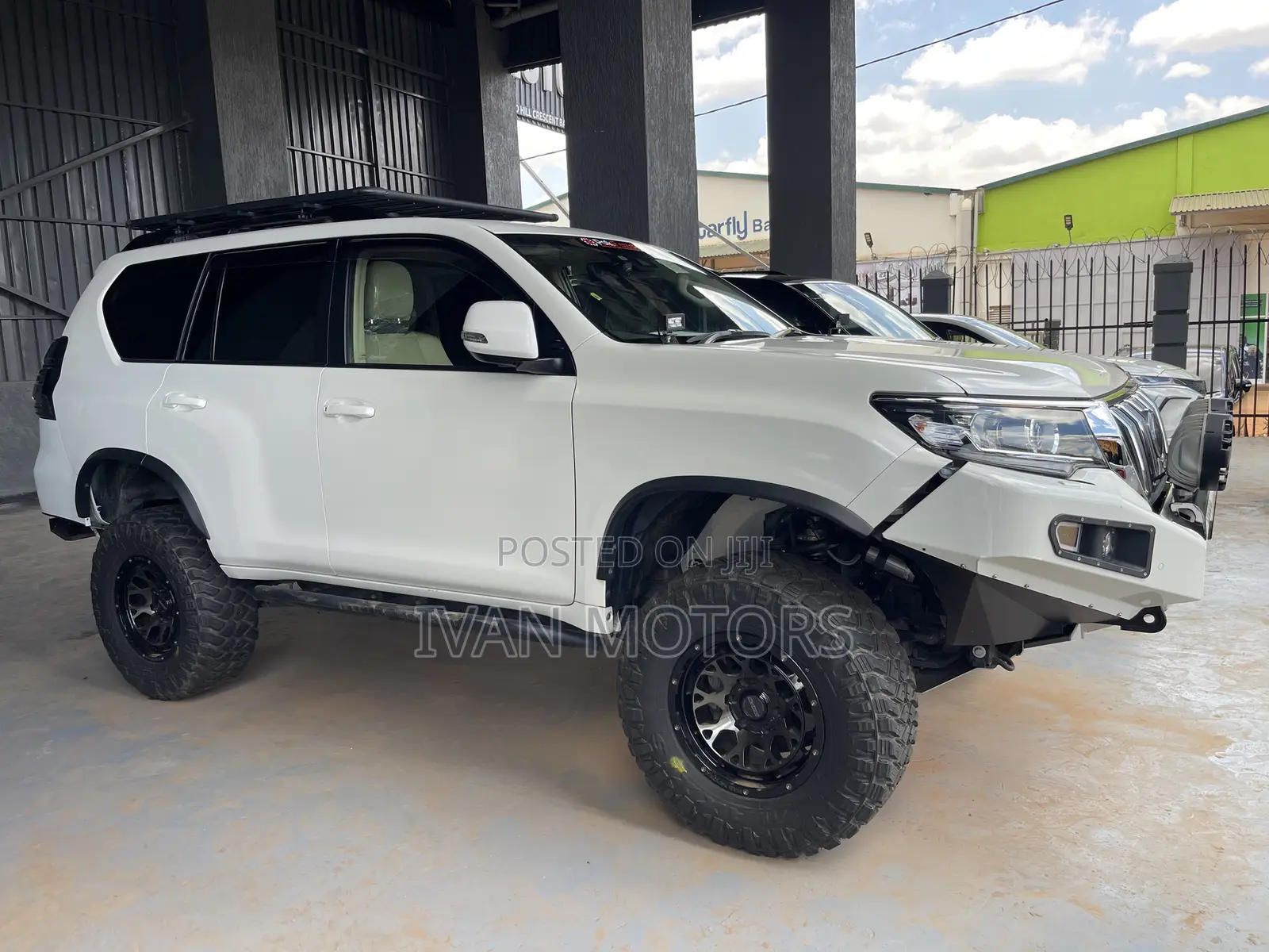 Toyota Land Cruiser Prado 2017 White