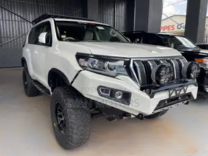 Toyota Land Cruiser Prado 2017 White