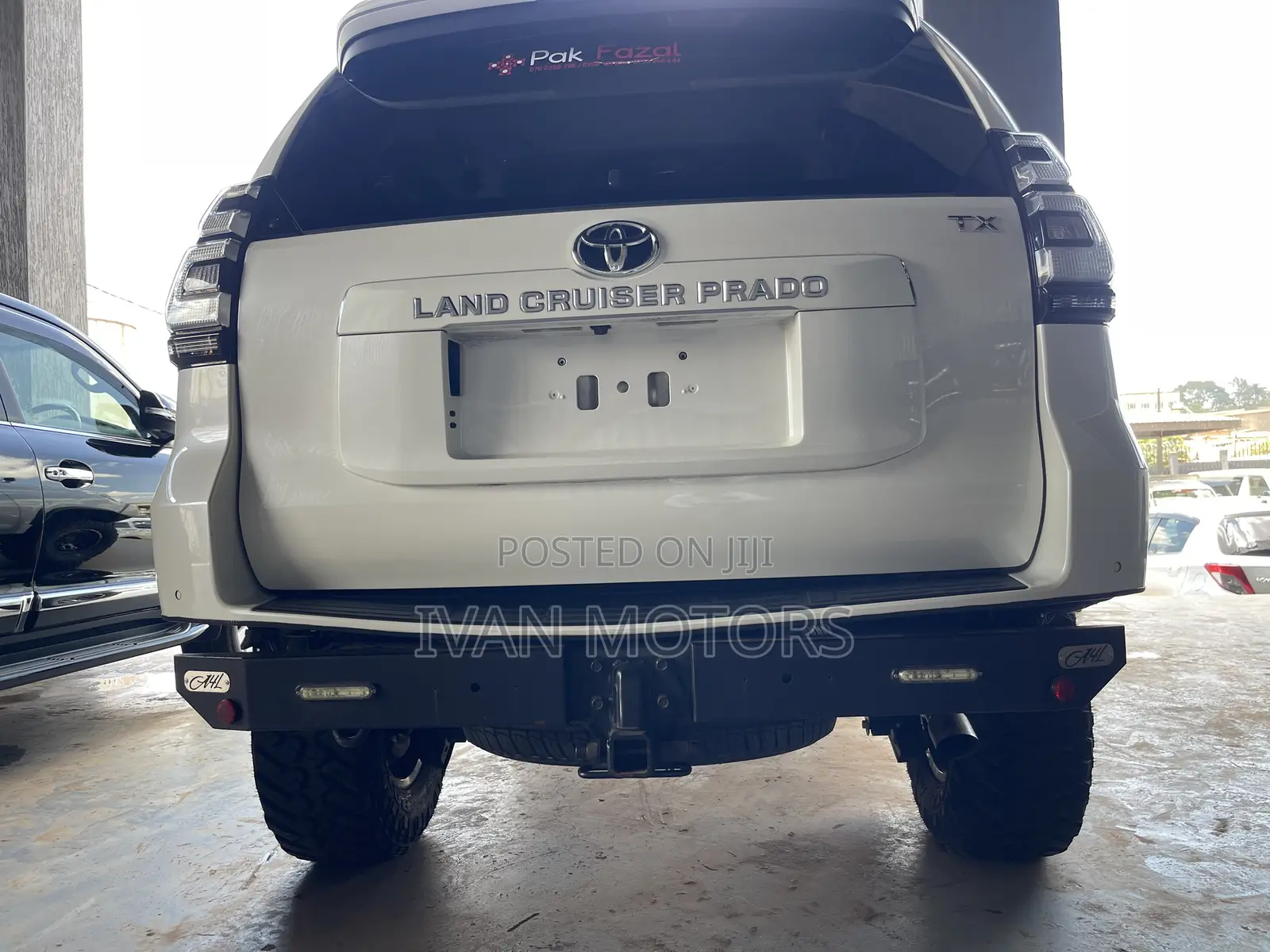 Toyota Land Cruiser Prado 2017 White