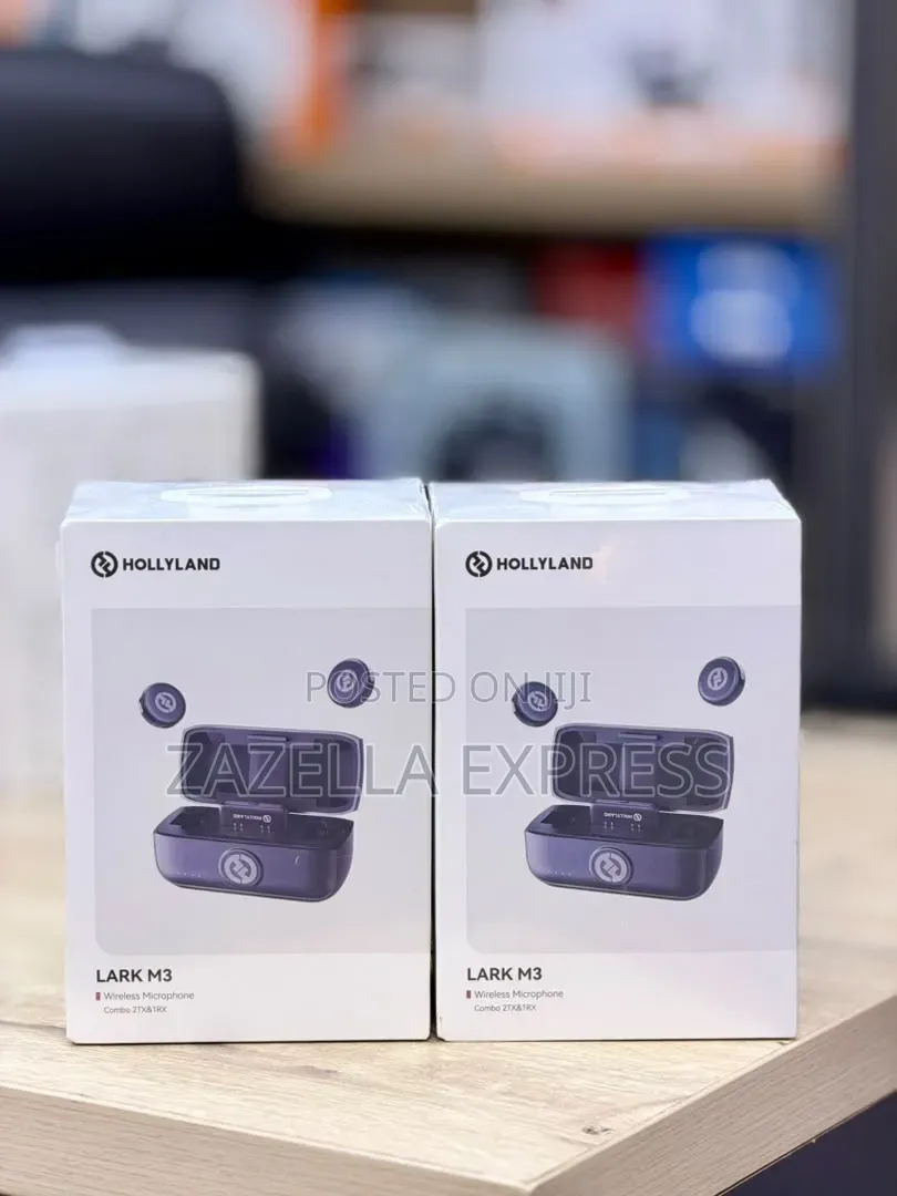 Hollyland Lark M3 Combo 2TX & 1RX Wireless Microphone System