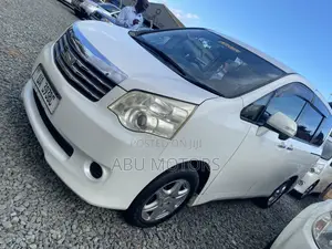 Toyota Noah 2011 White