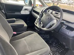 Toyota Noah 2011 White