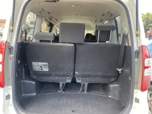 Toyota Noah 2011 White