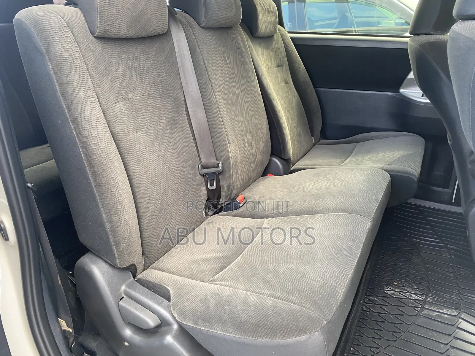 Toyota Noah 2011 White