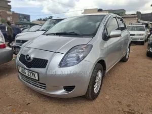 Toyota Vitz 1.3 FWD 5dr 2008 Silver