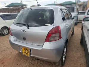 Toyota Vitz 1.3 FWD 5dr 2008 Silver