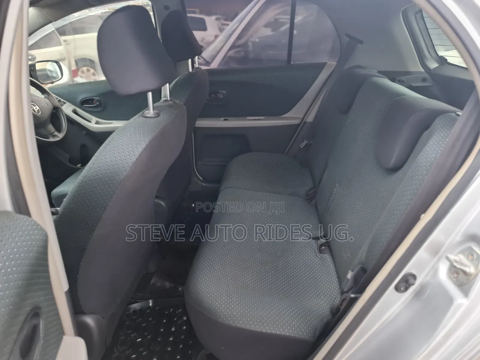 Toyota Vitz 1.3 FWD 5dr 2008 Silver