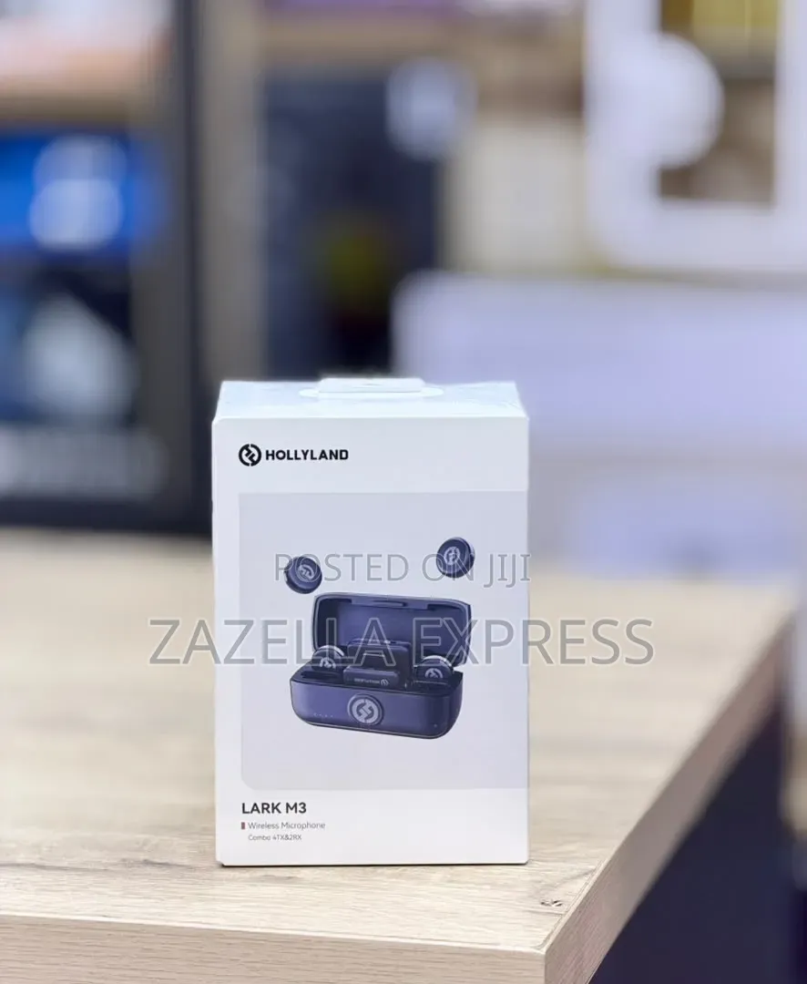 Hollyland Lark M3 Combo 4TX & 2RX Wireless Microphone System