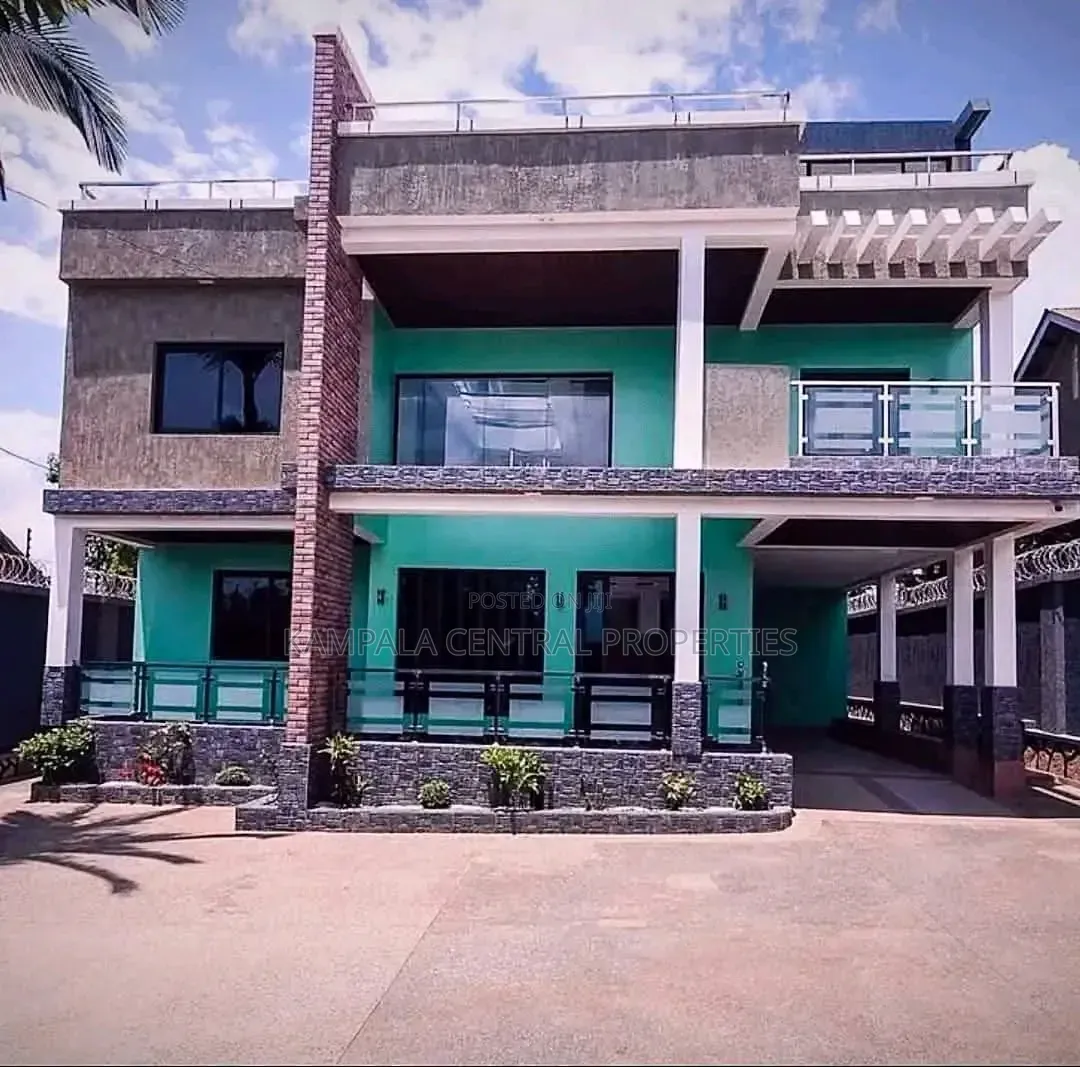 5bdrm Duplex in Lubowa, Central Division for rent