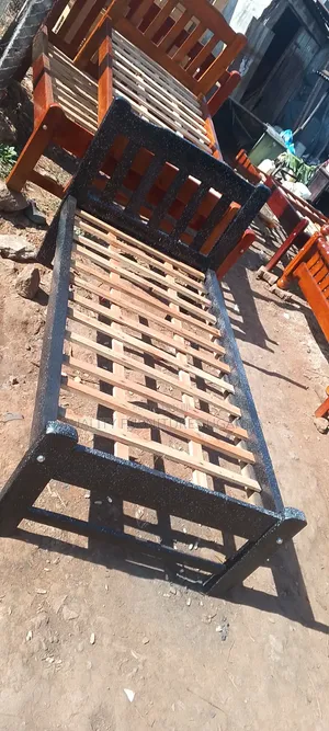 3x6 Black and White Bed
