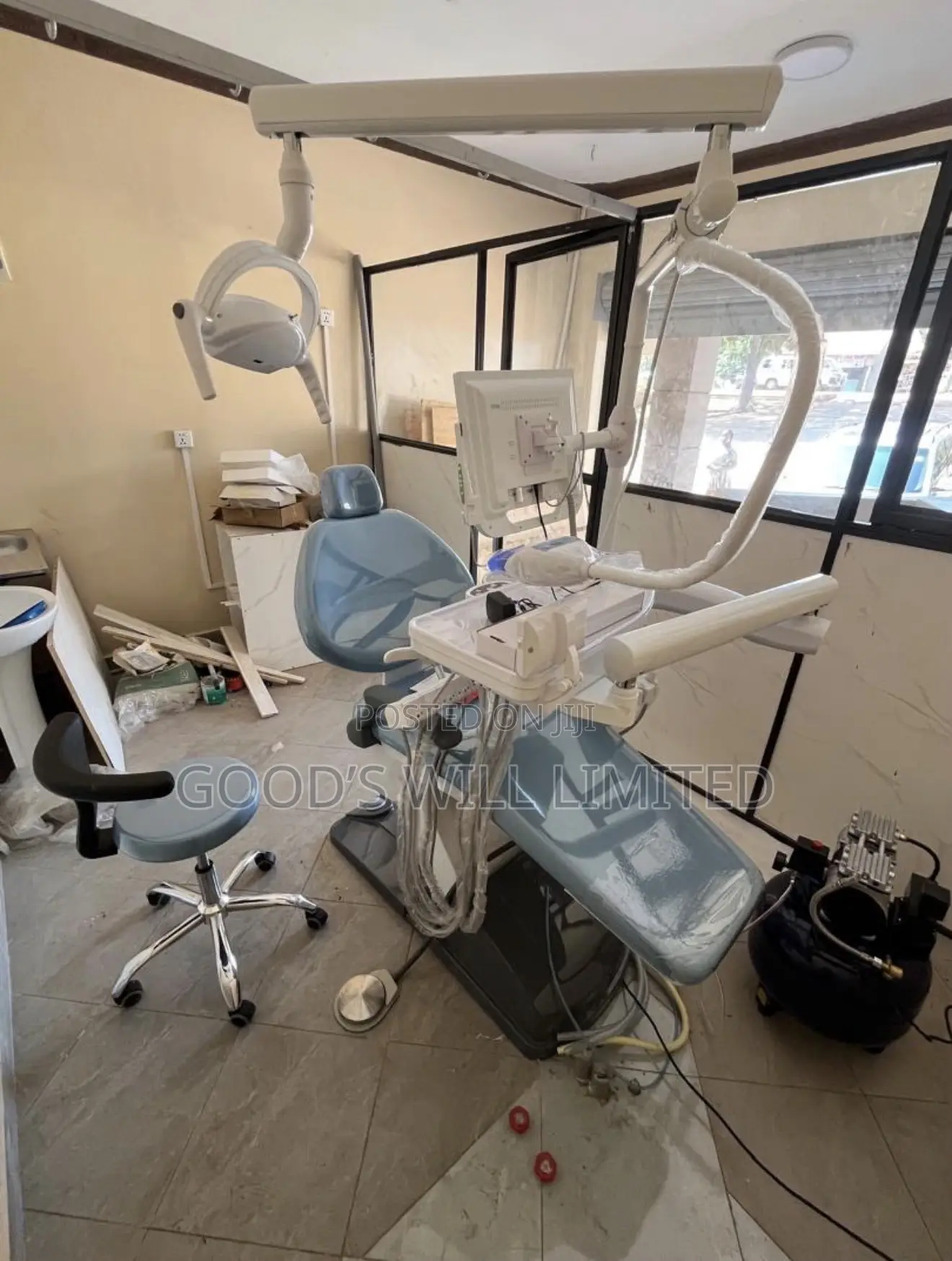 Fully Equipped Dental Chair