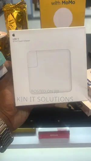 Apple 87W USB-C Power Adapter .