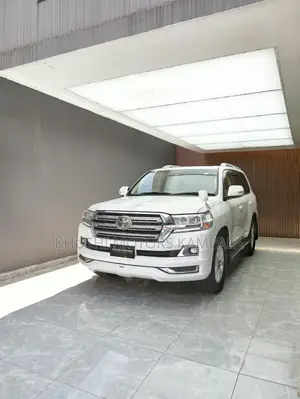 Toyota Land Cruiser 2017 White