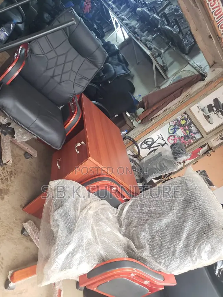 Executive Chair With Table
