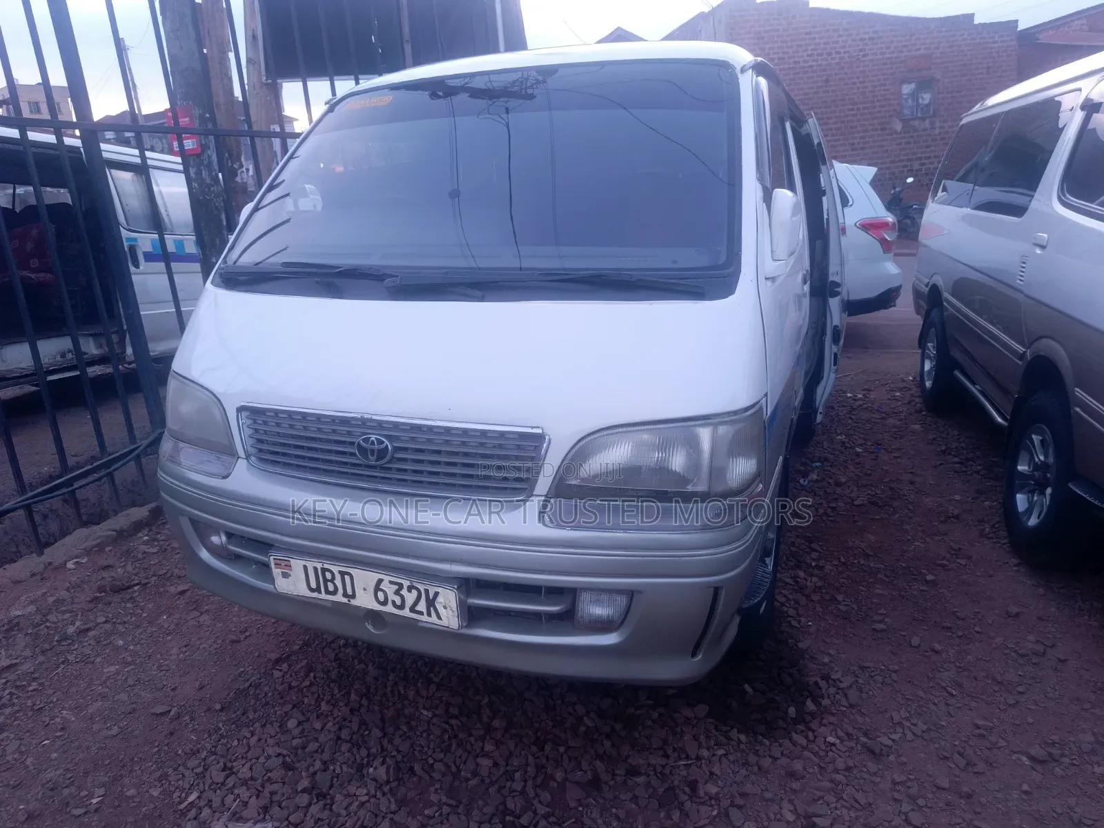 Toyota HiAce 1999 White