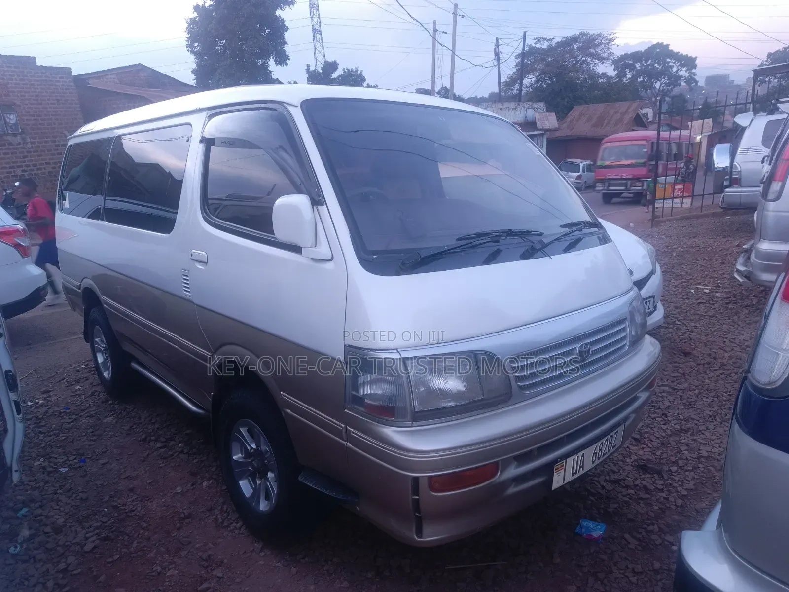 Toyota HiAce 1999 White