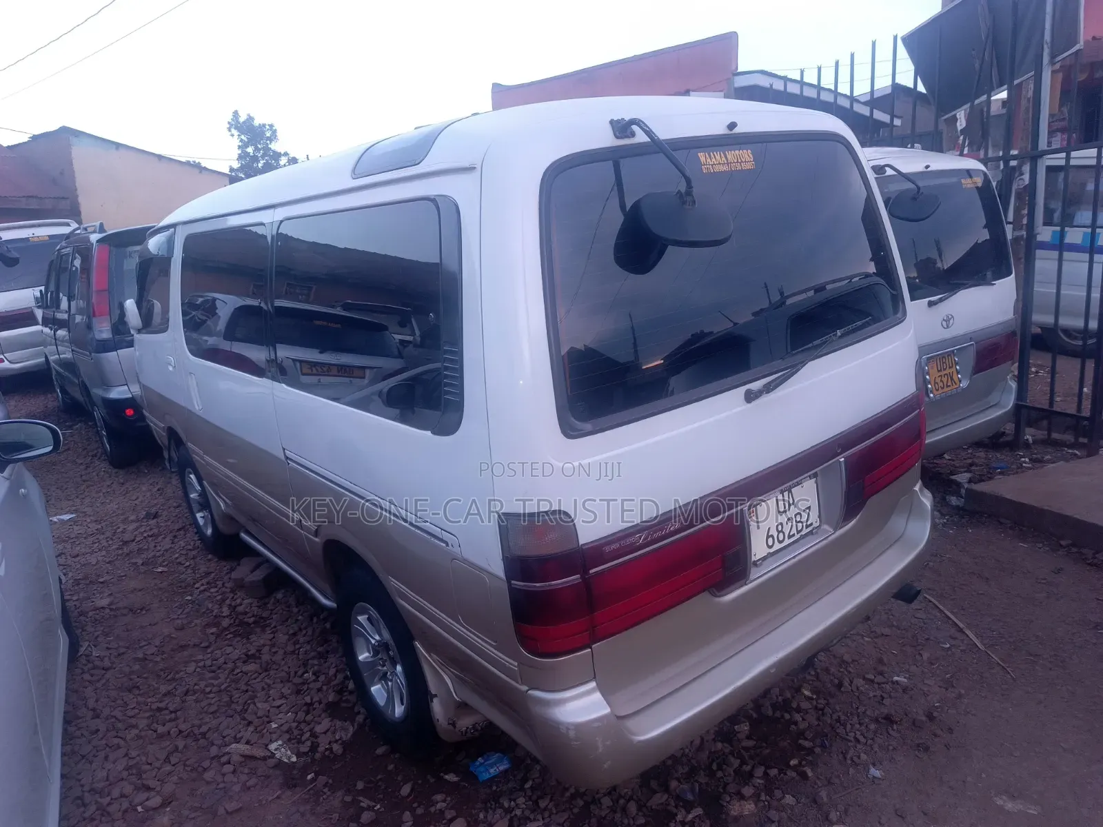 Toyota HiAce 1999 White