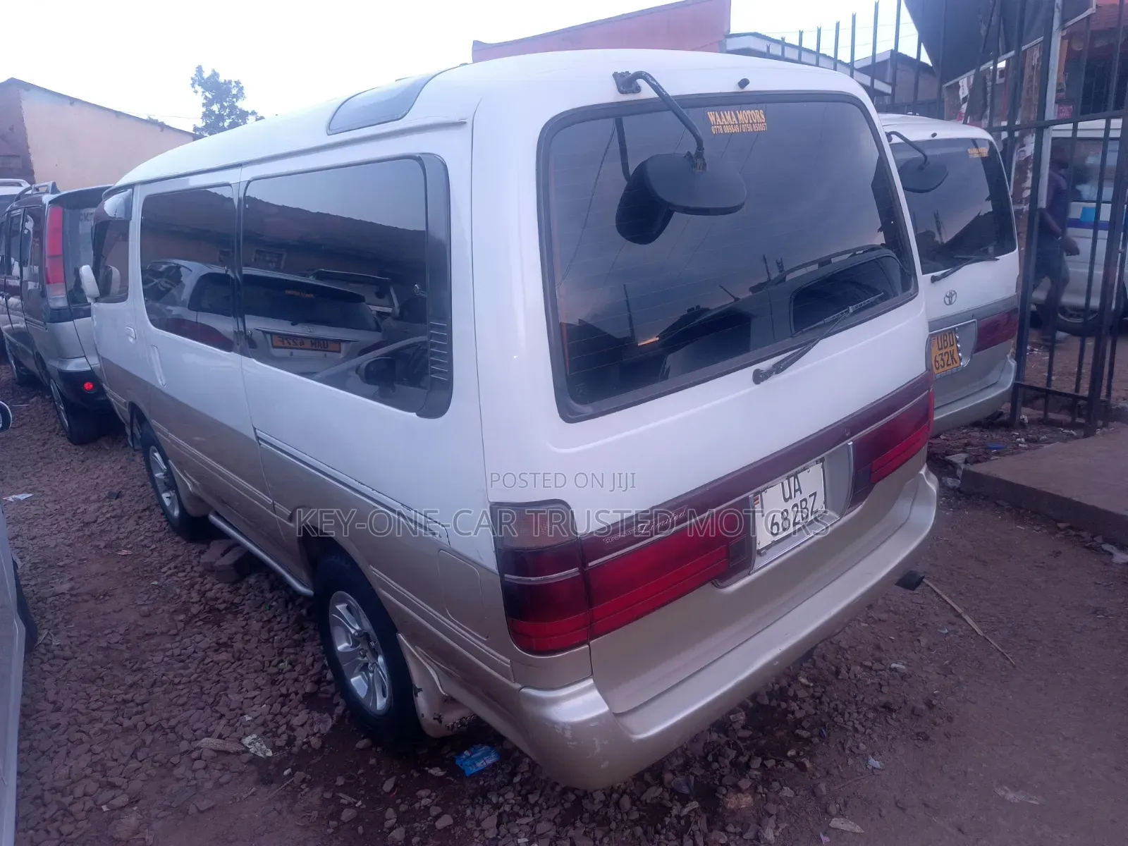 Toyota HiAce 1999 White