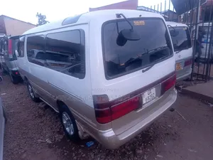 Toyota HiAce 1999 White