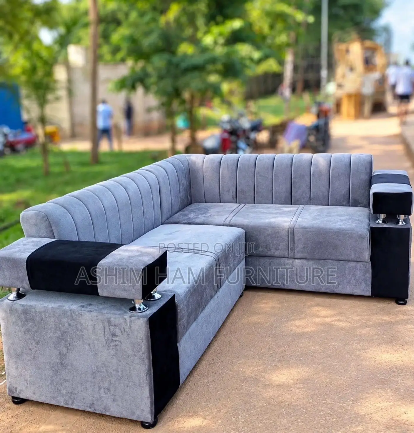 Channel Black L-Sofa /Light Grey Sofa