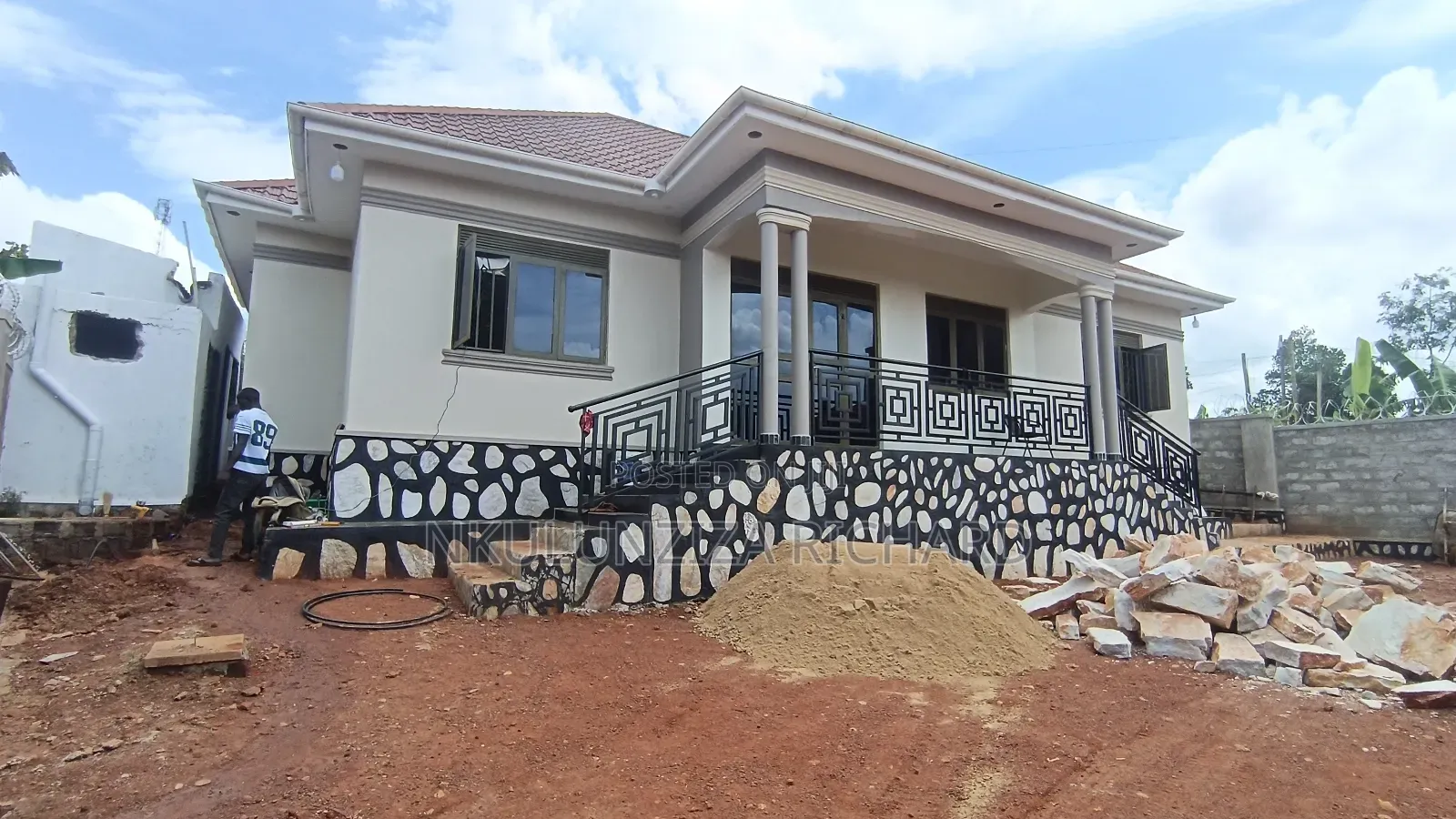 3bdrm Bungalow in Nabusugwe, Kira for sale