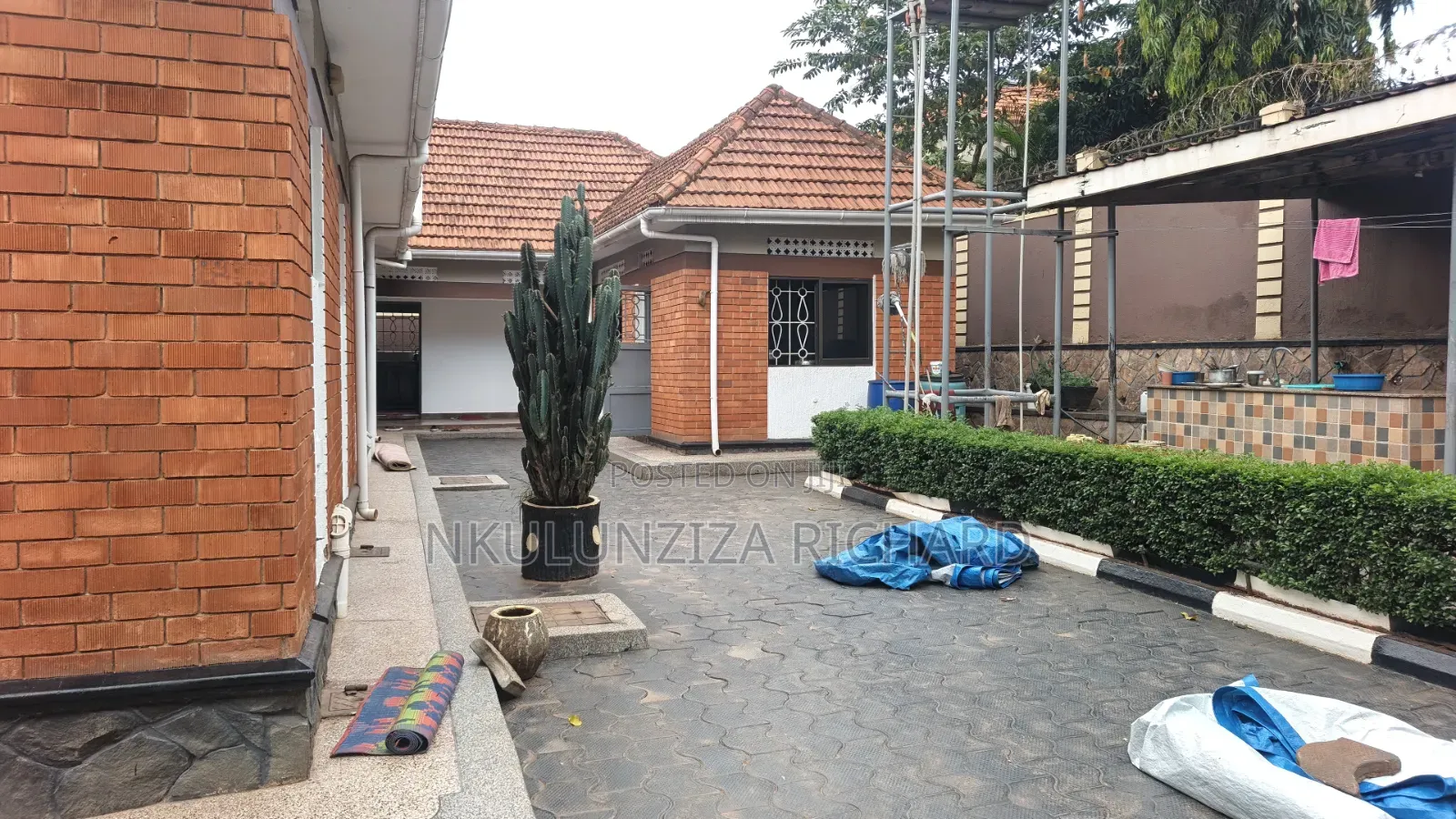 5bdrm Bungalow in Naalya Estate, Kira for sale