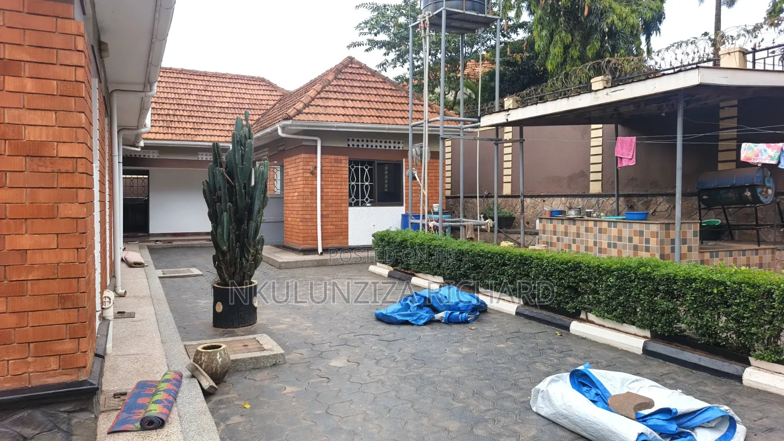 5bdrm Bungalow in Naalya Estate, Kira for sale