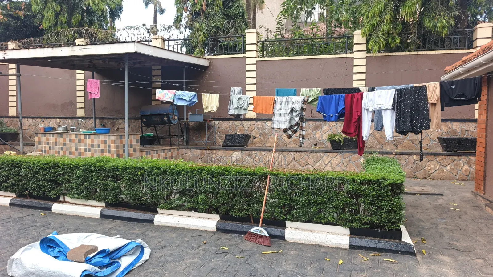 5bdrm Bungalow in Naalya Estate, Kira for sale