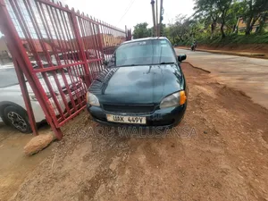 Toyota Starlet 2000 Green