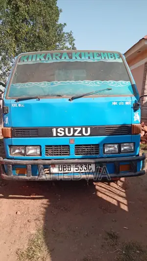Isuzu ELF Truck 2005 Blue