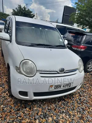 Toyota Sienta 2008 Off white
