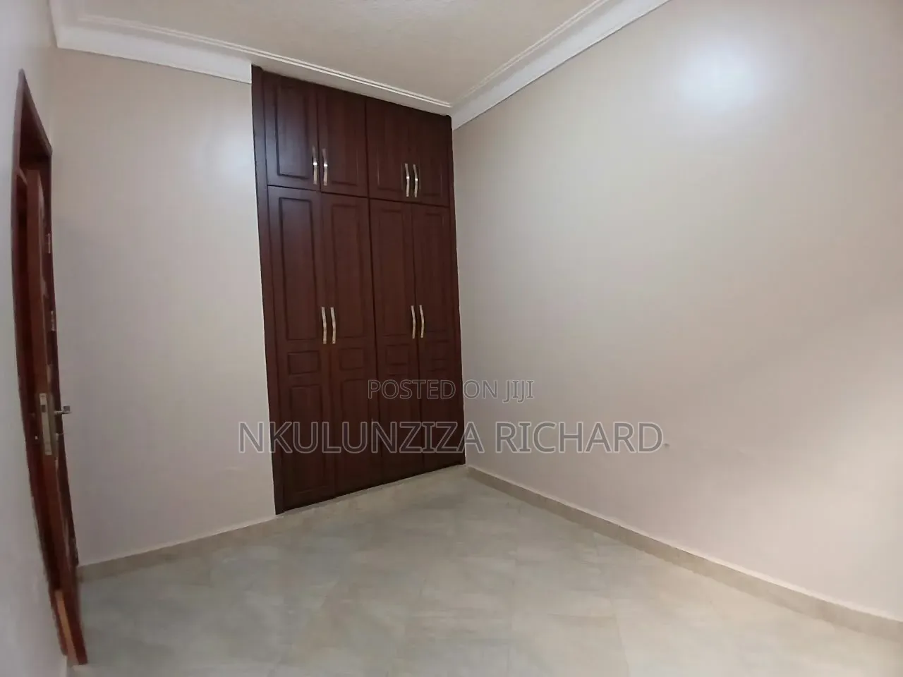 1bdrm Bungalow in Kira Mamerito Road for rent
