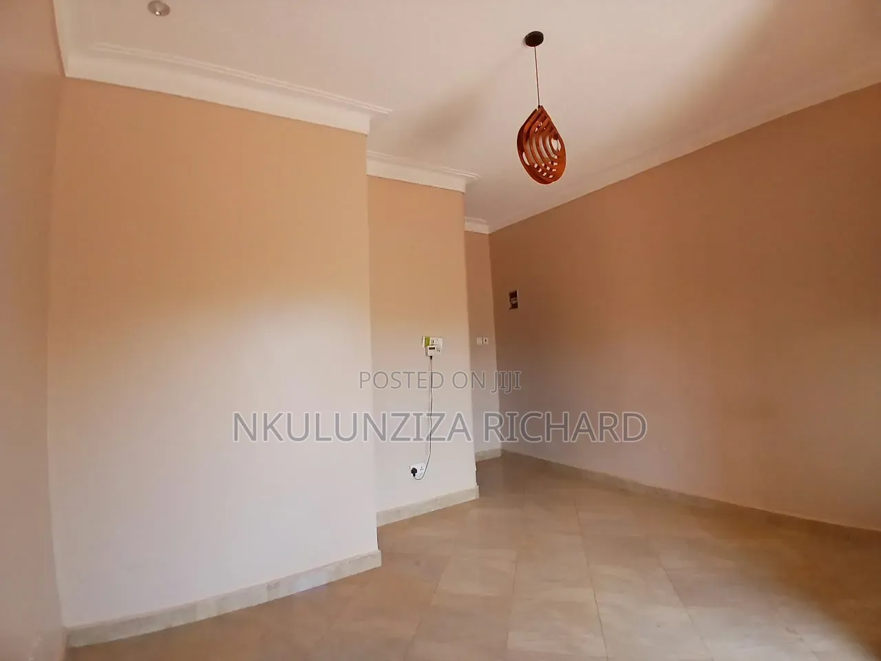 1bdrm Bungalow in Kira Mamerito Road for rent