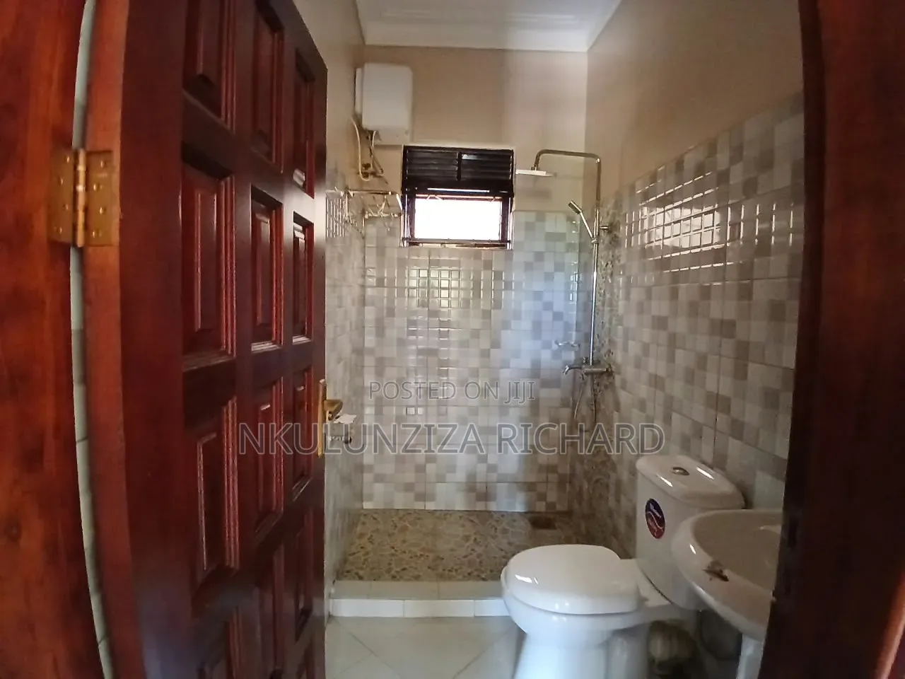 1bdrm Bungalow in Kira Mamerito Road for rent