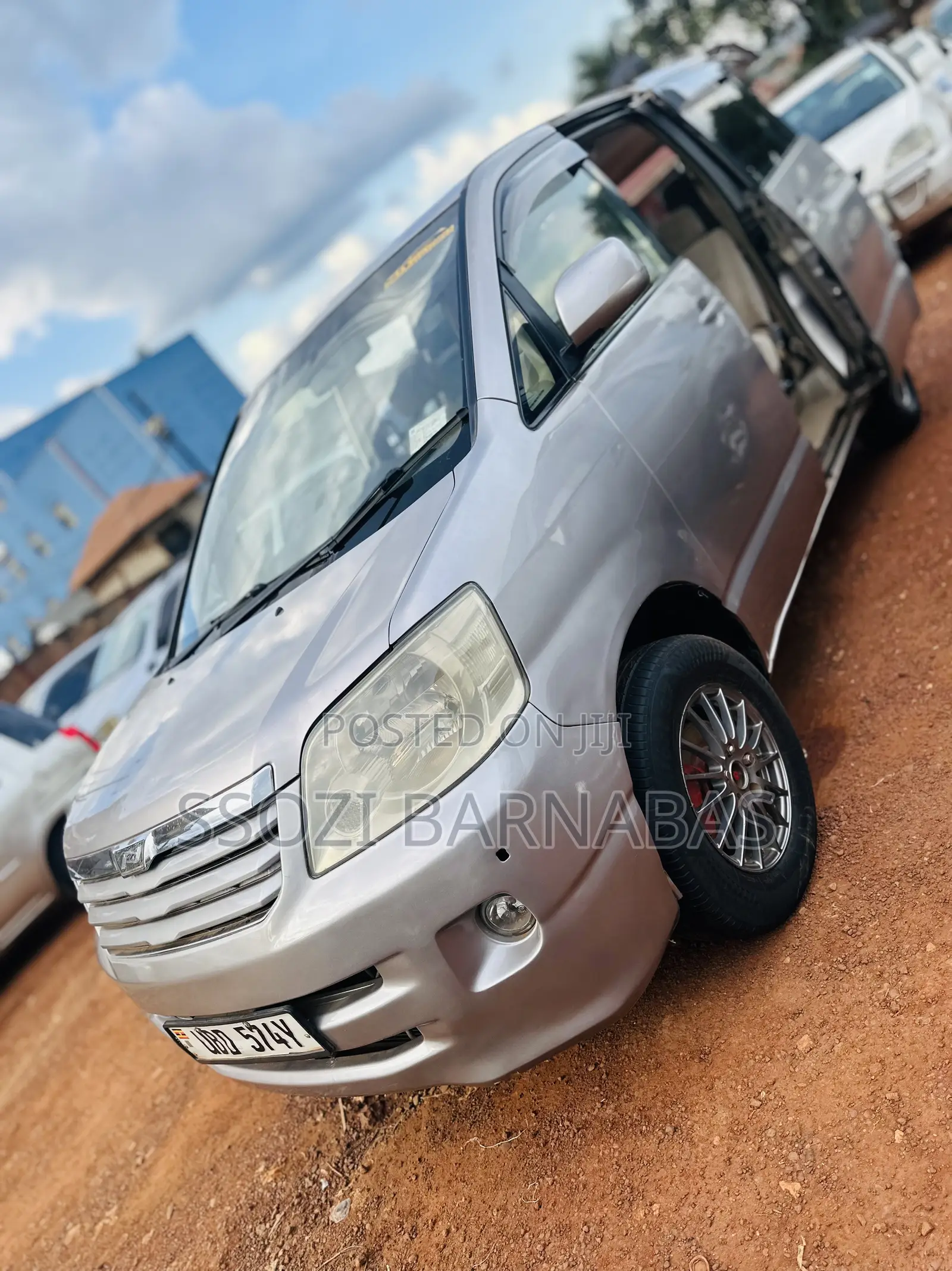 Toyota Noah 2003