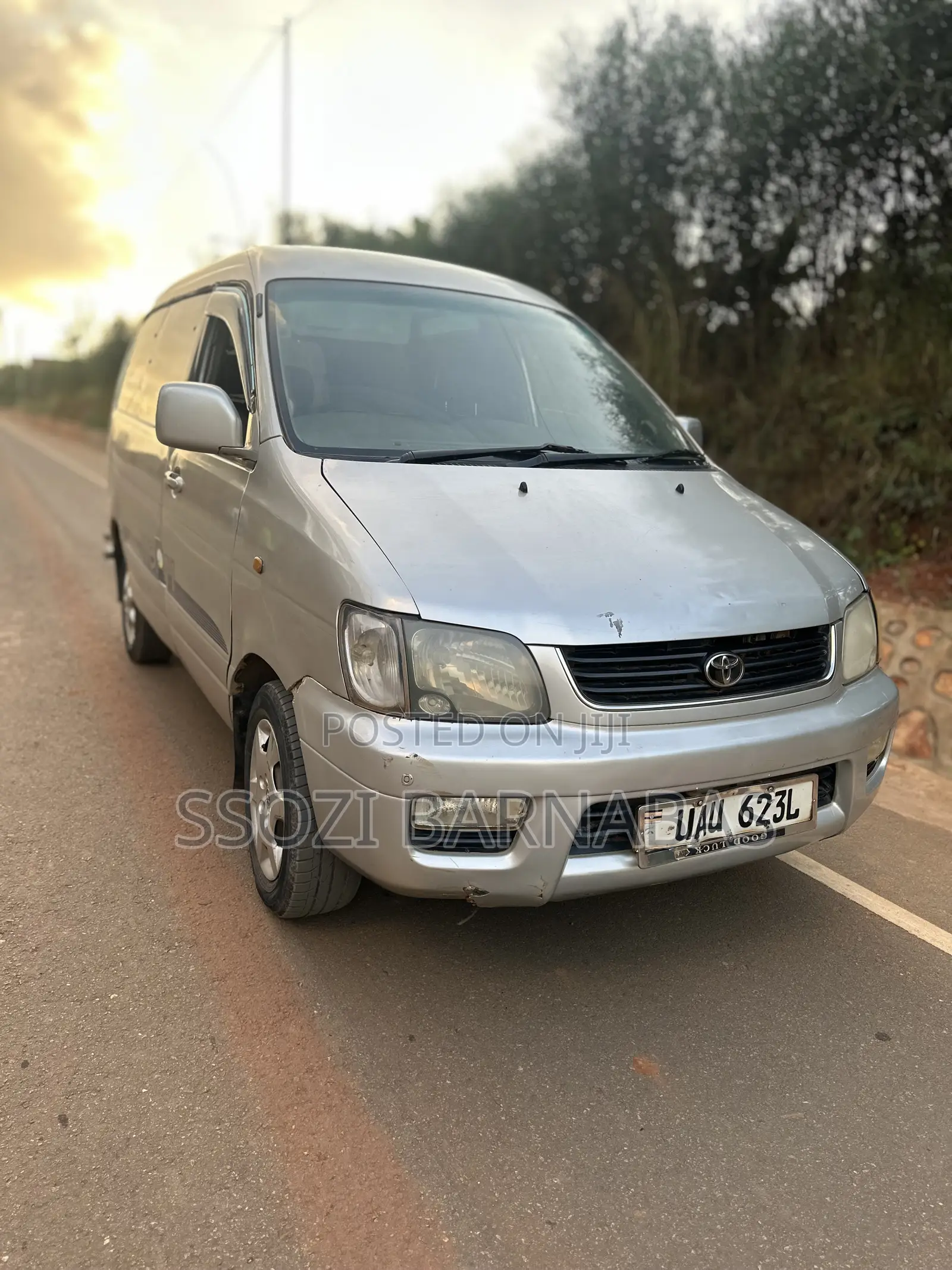 Toyota LiteAce Noah 1997 Silver